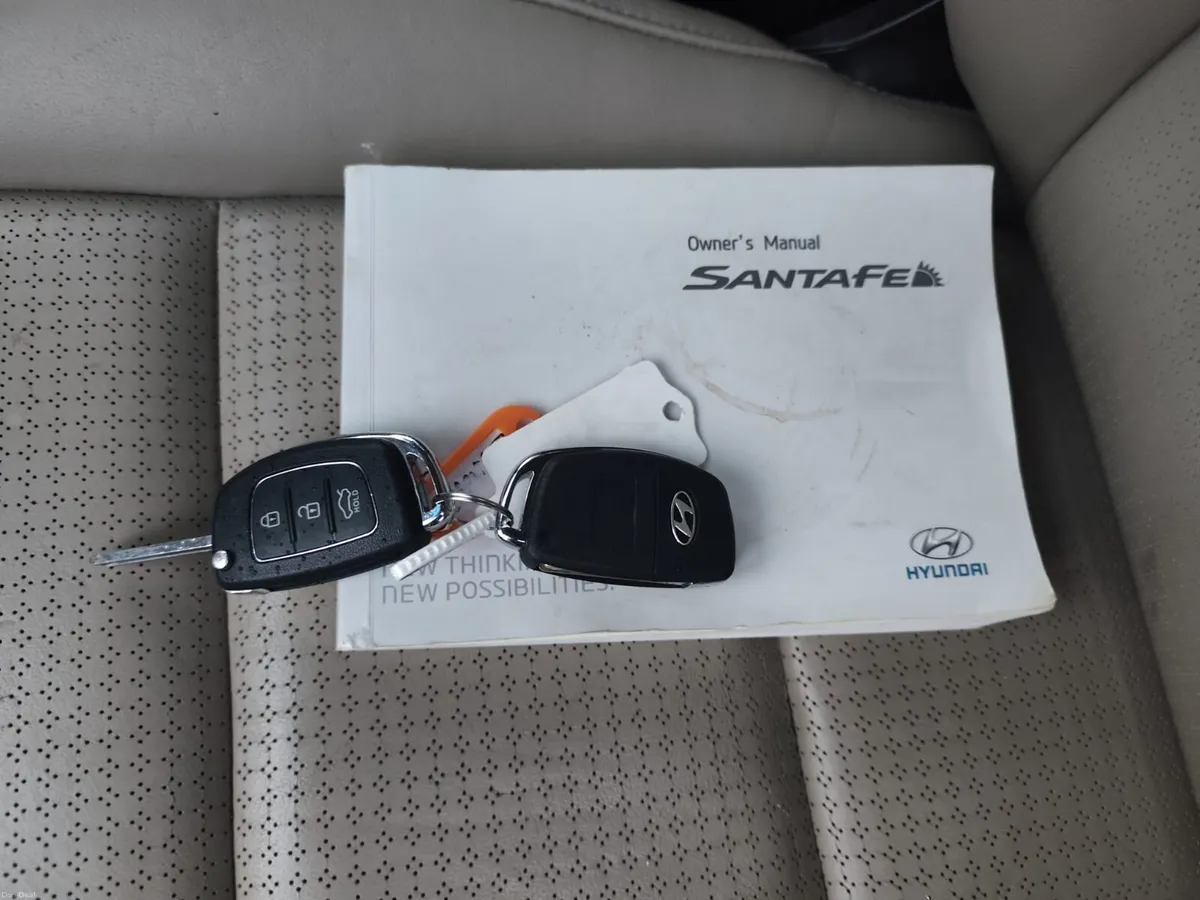 Hyundai Santa Fe 4 x 4 Top Spec 7 Seats New Nct !! - Image 4