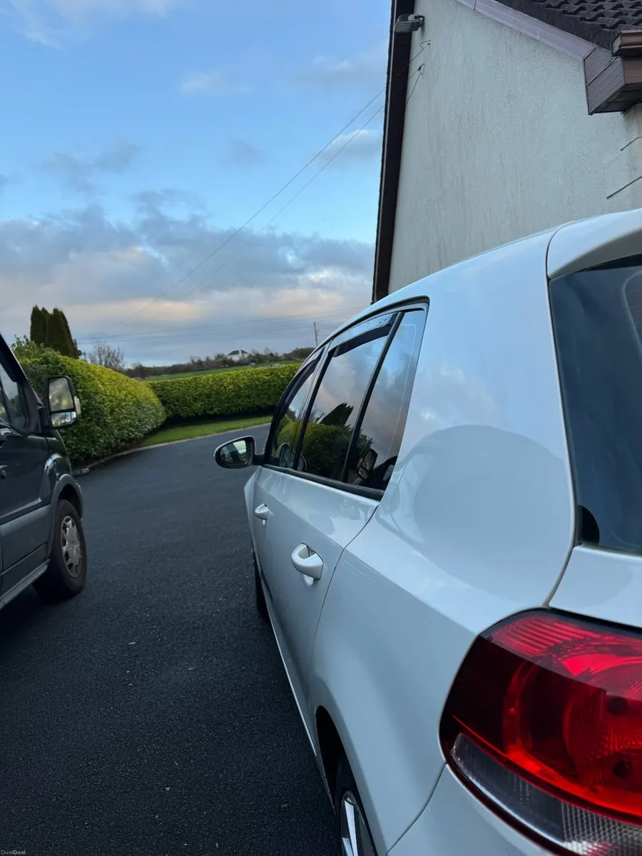 Volkswagen Golf 2011 - Image 3