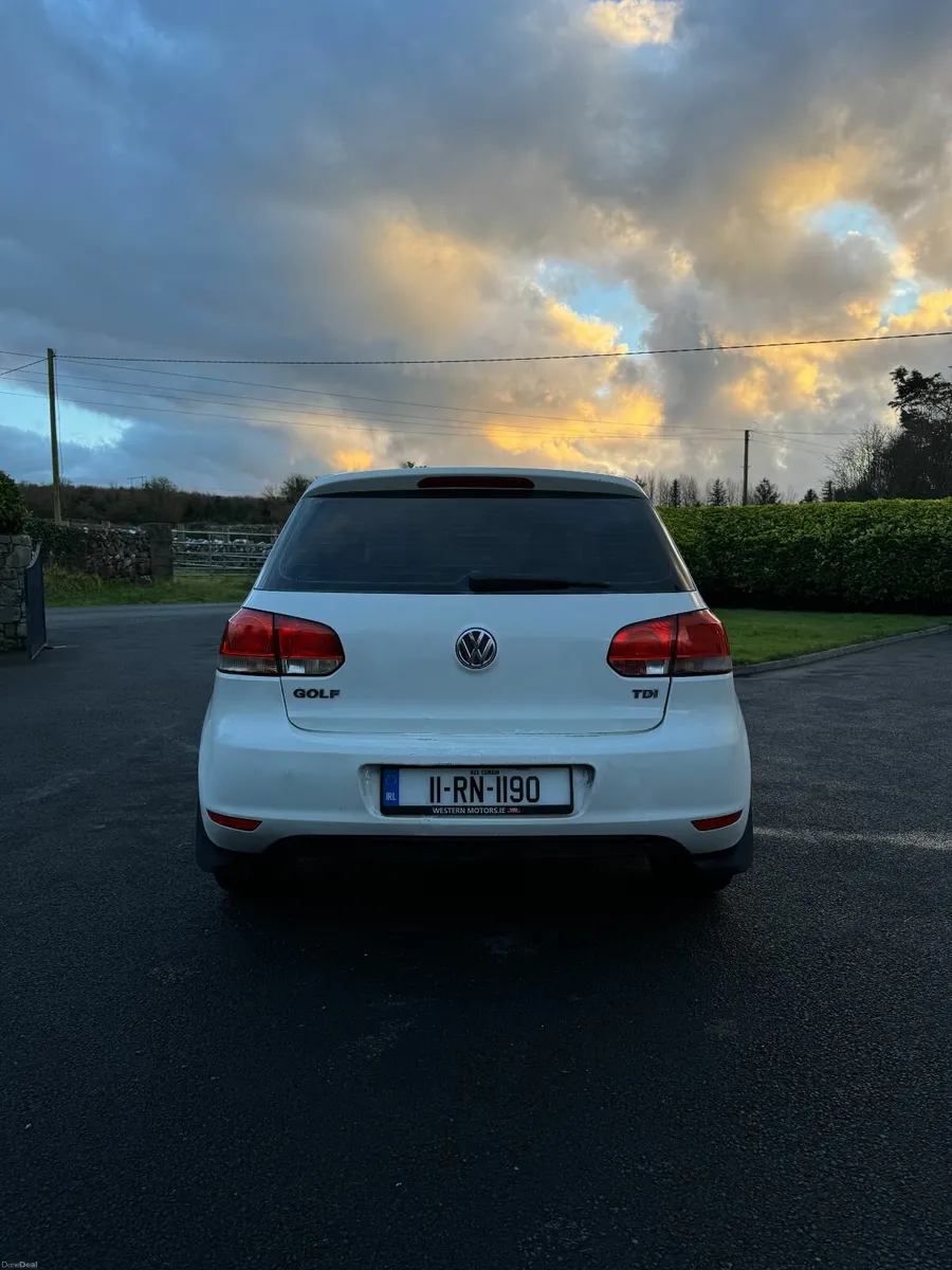 Volkswagen Golf 2011 - Image 4