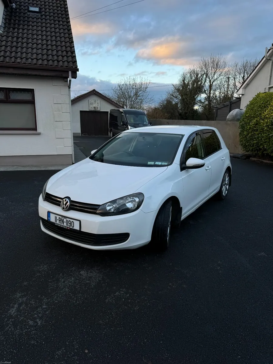 Volkswagen Golf 2011 - Image 1