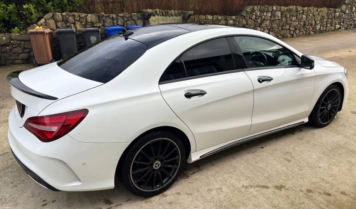 Mercedes CLA220d AMG Line Night Edition - Image 2