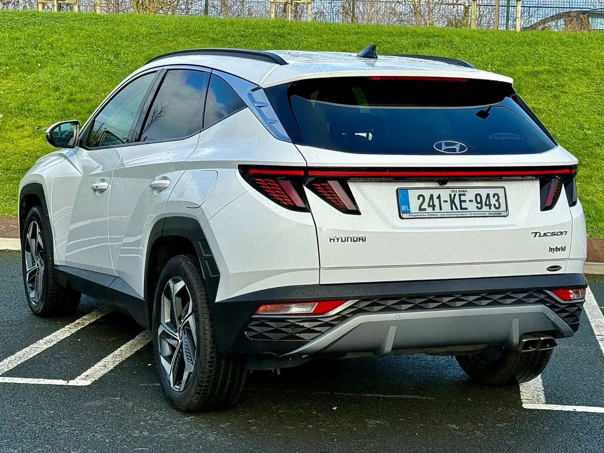 235 BHP Automatic self charging Hybrid - Image 4