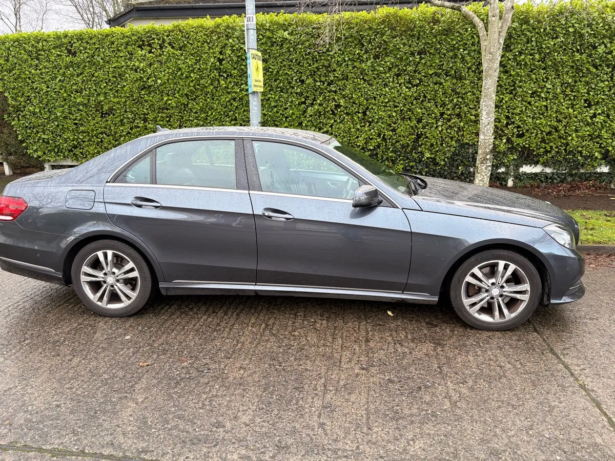 Mercedes E250 SE - Image 3