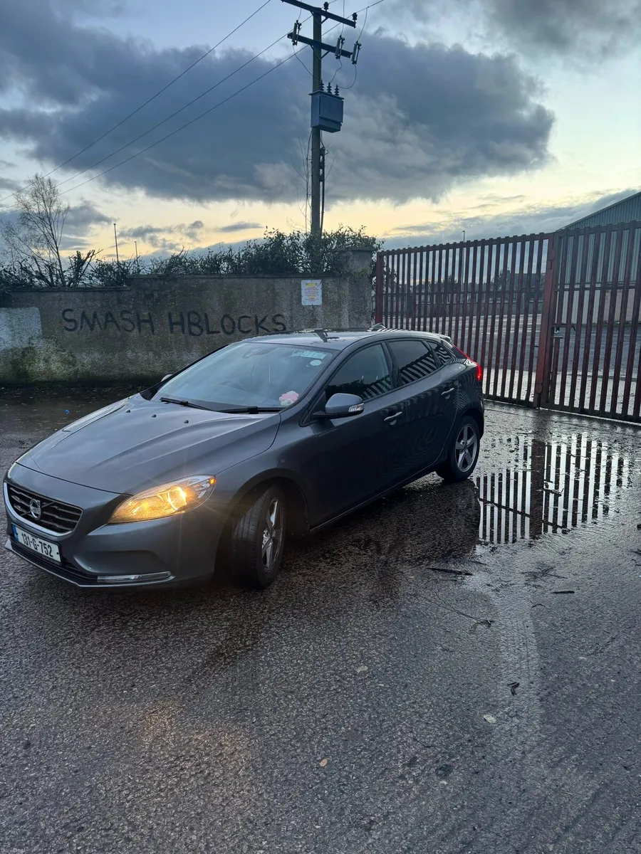 131 Volvo V40 D2 1.6 Diesel - Image 2
