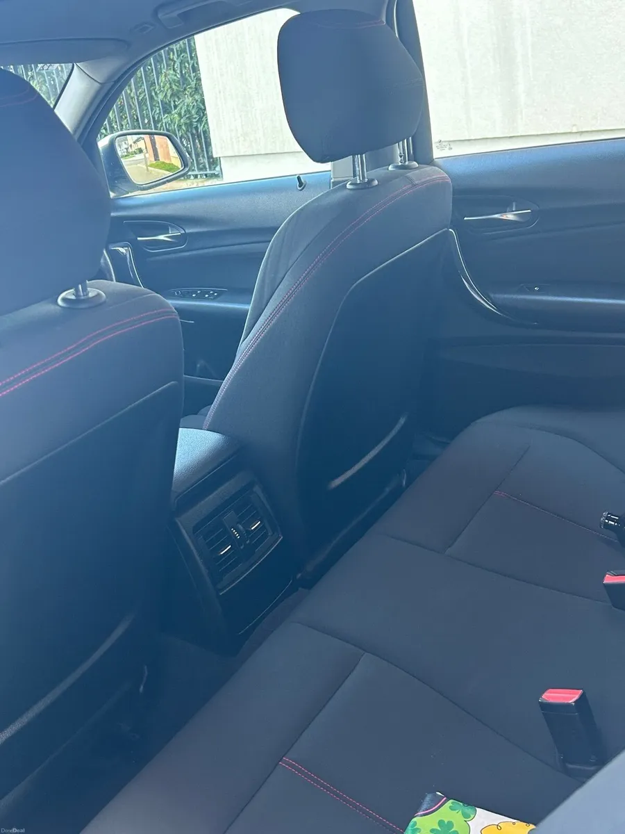 BMW 1-Series 2014 Sports - Image 3