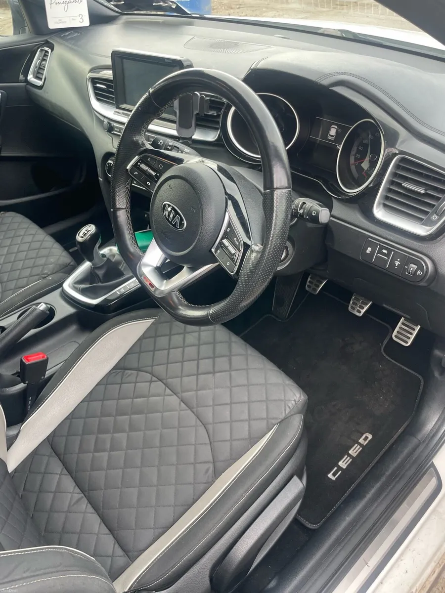 2019 GT Kia ceed - Image 1