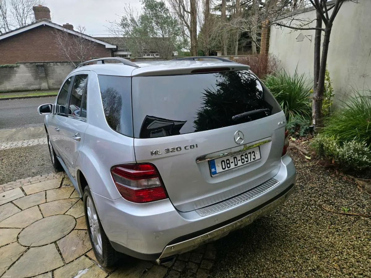 Mercedes Ml320 SUV - Image 4