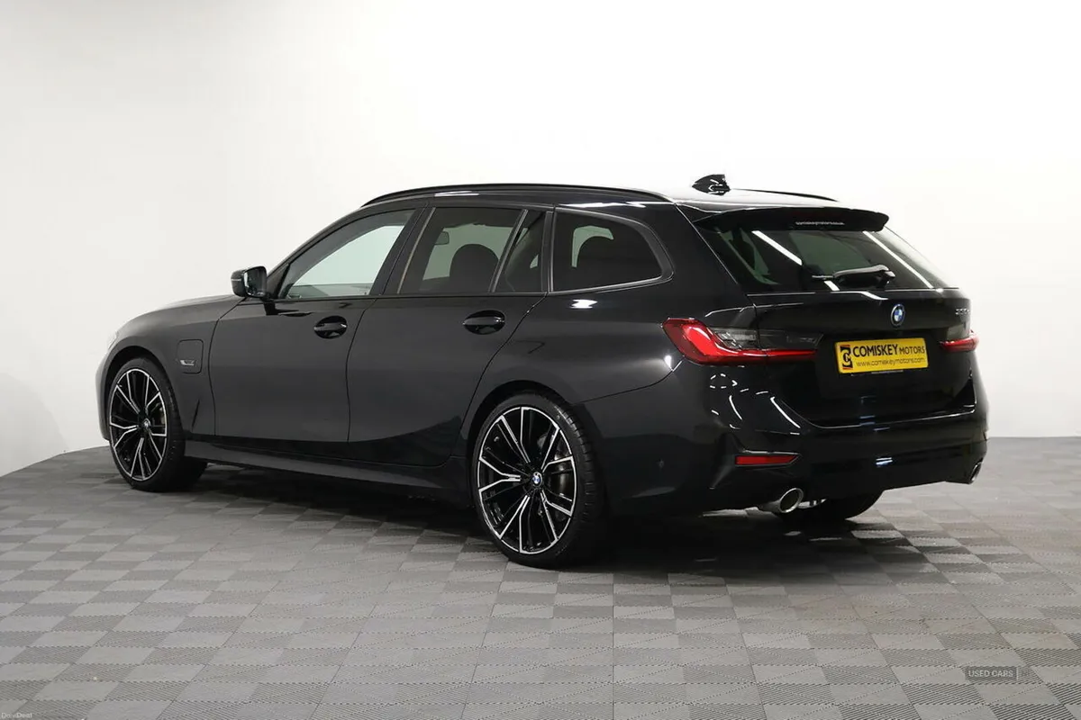 BMW 3-Series 330e SE Pro - Image 5