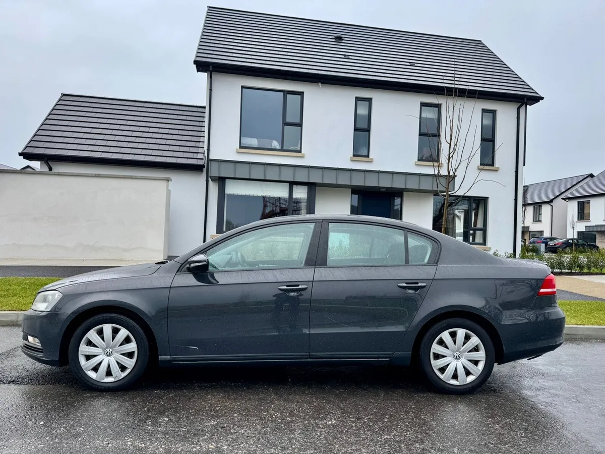 131 Volkswagen Passat - Image 3