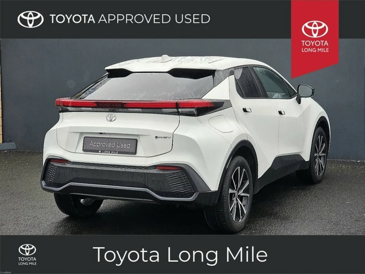 Toyota C-HR Sport - Image 3