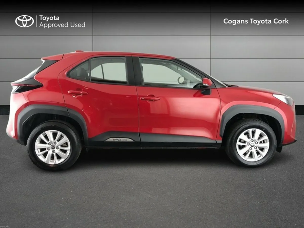 Toyota Yaris Cross YARIS CROSS LUNA - Image 3