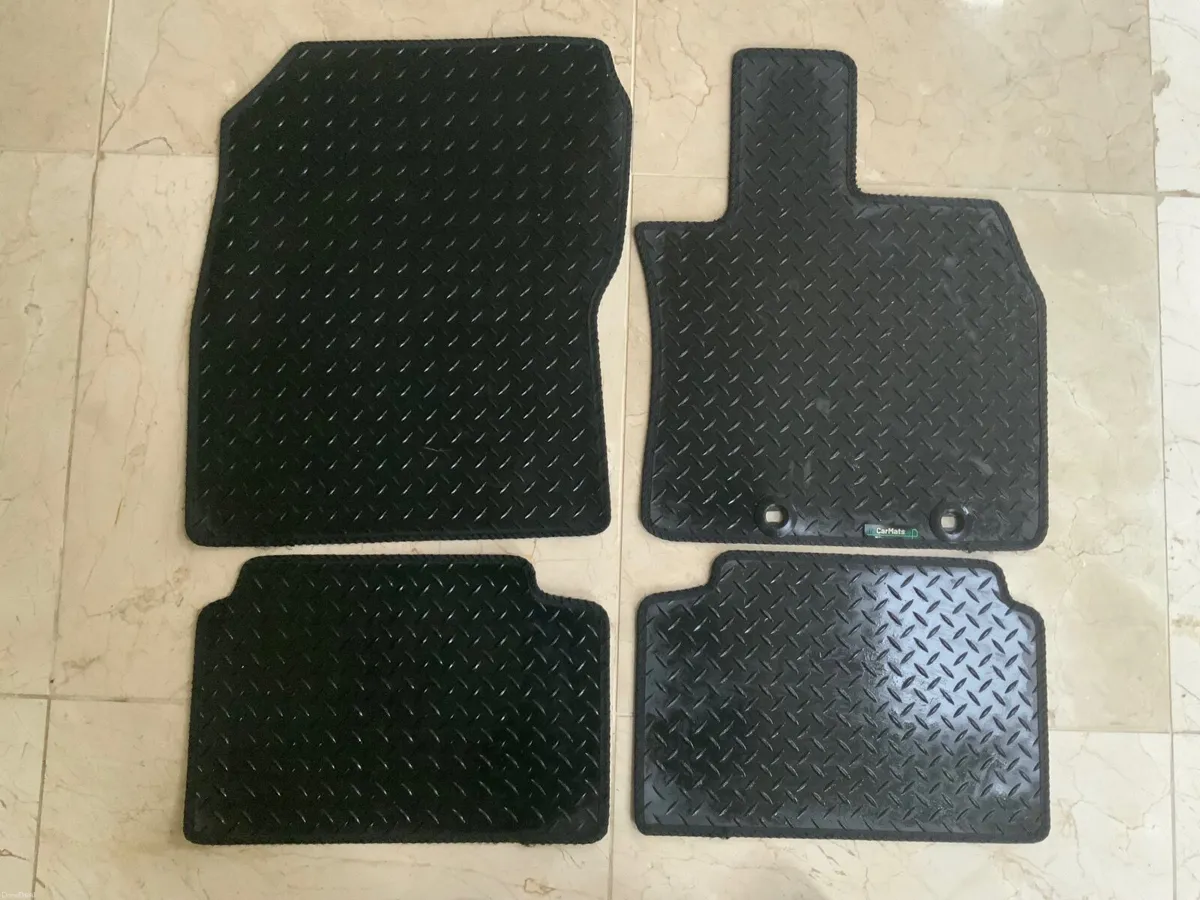 High quality  tailor made rubber mats Lexus LBX