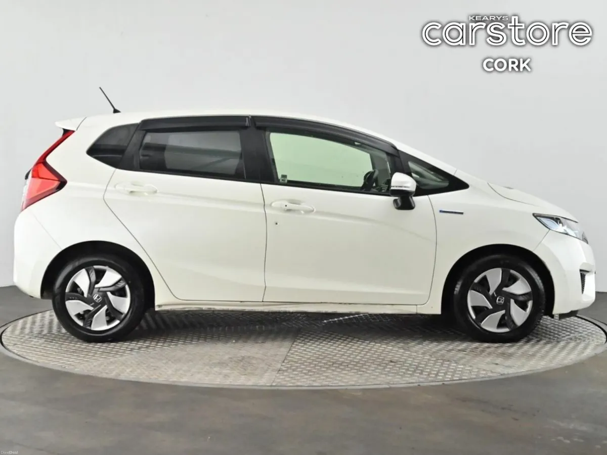 Honda Fit FIT DAA-GP5 HYBRID 5DR AUTO - Image 2