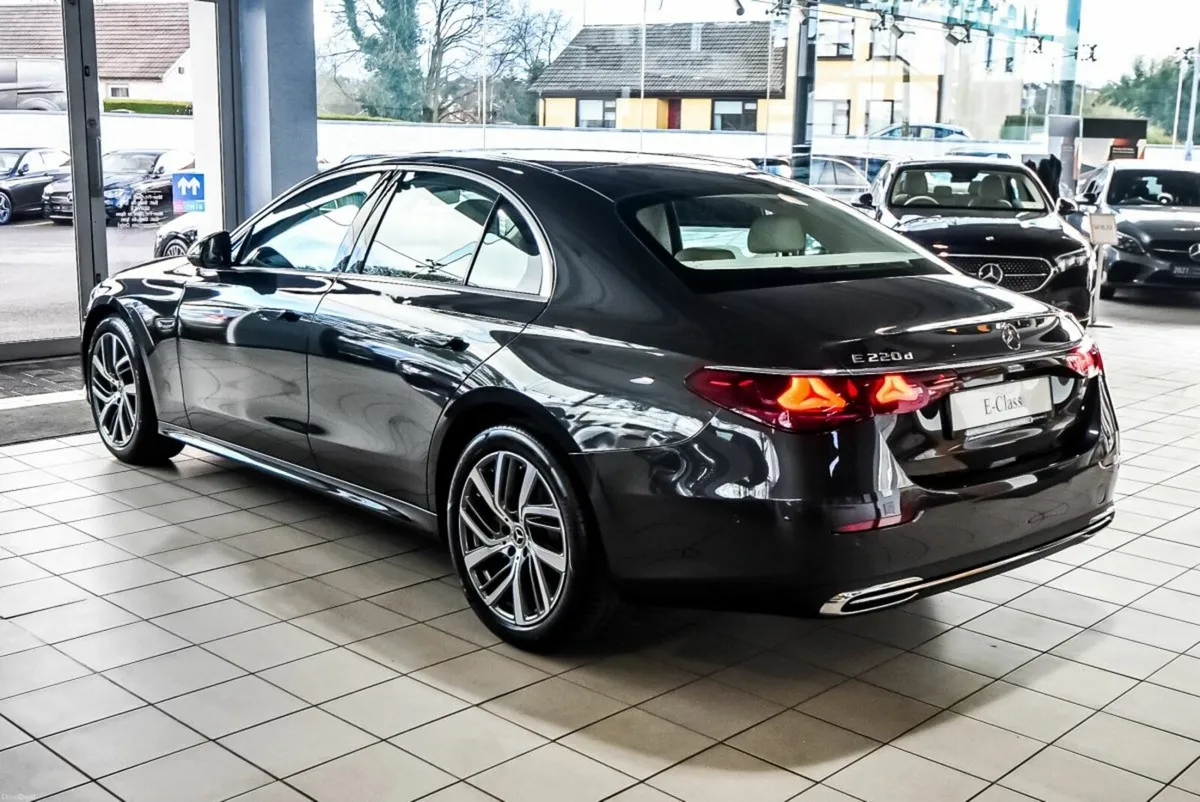 Mercedes-Benz E-Class E220d Avantgarde Plus Auto - Image 4