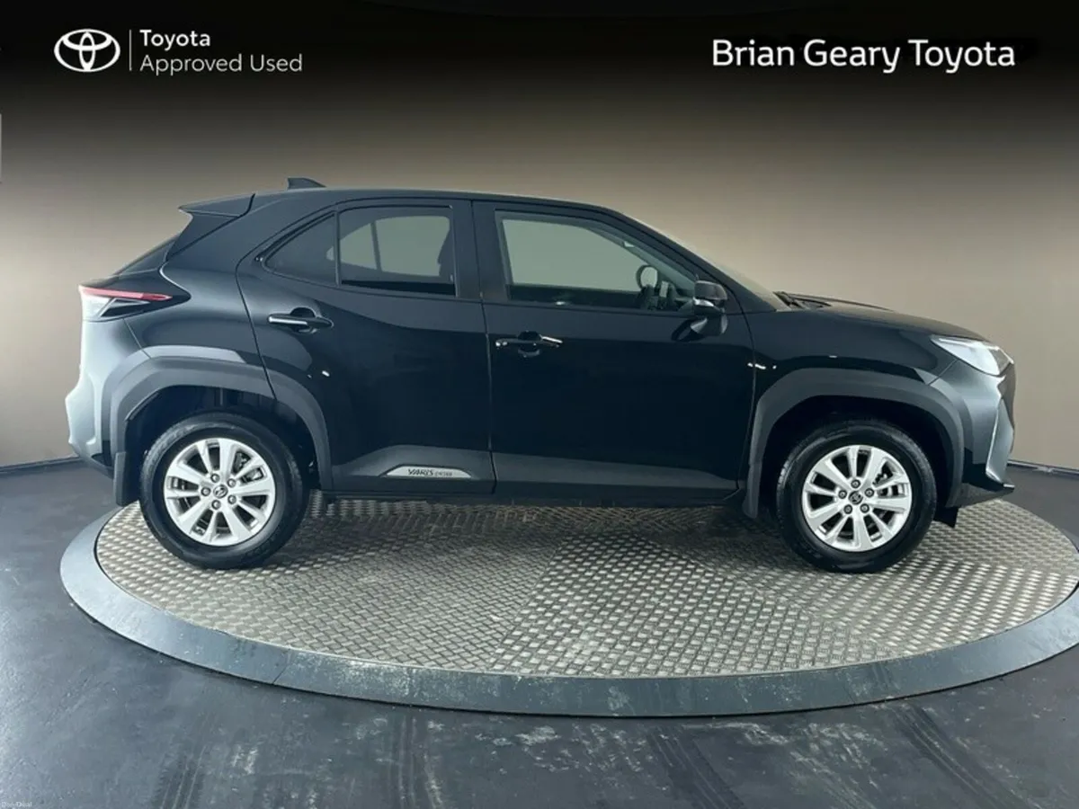 Toyota Yaris Cross HYBRID LUNA - Image 3
