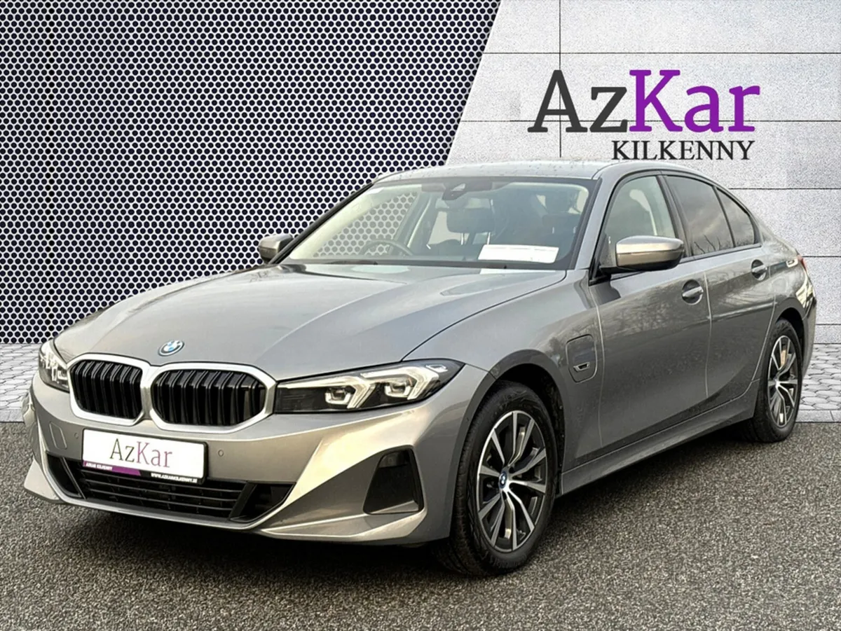 BMW 3-Series 2023 330e SPORT 2.0PHEV NEW MODEL 292 - Image 4