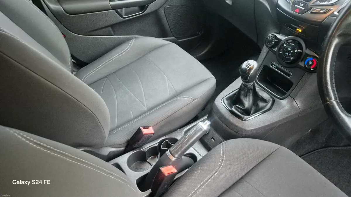 Ford fiesta - Image 3