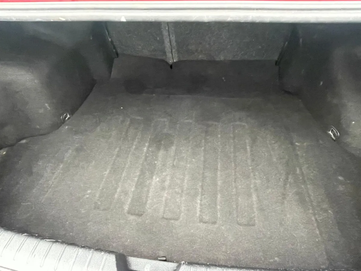 Kia Optima PLATINUM 4DR - Image 3