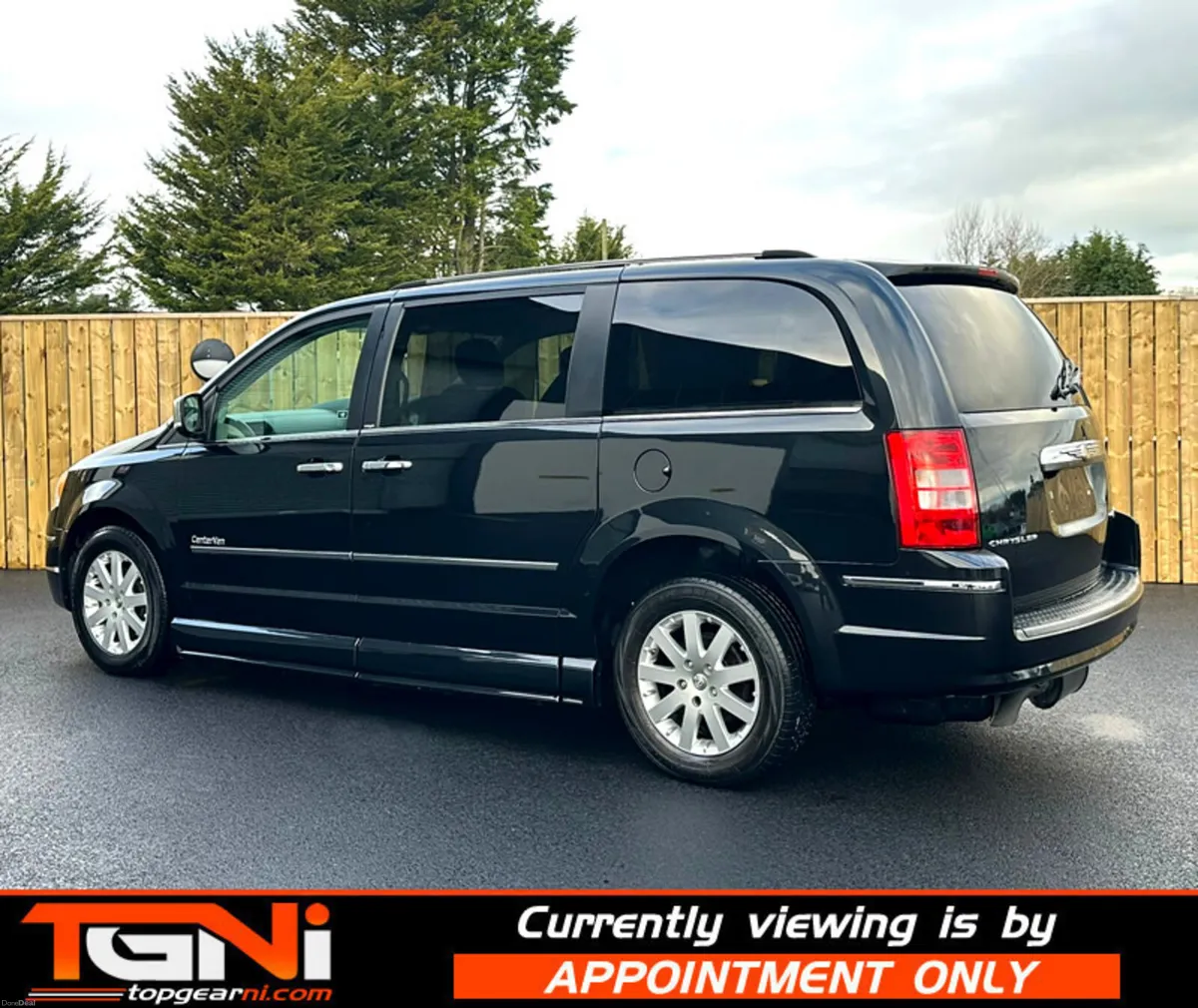 2010 Chrysler Grand Voyager 3.8 V6 Limited 5dr Aut - Image 2