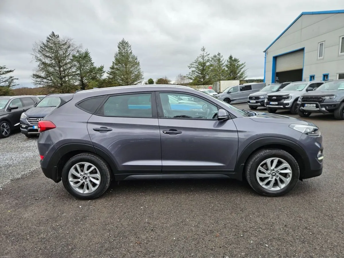 Hyundai Tucson Executive 5DR - Image 3