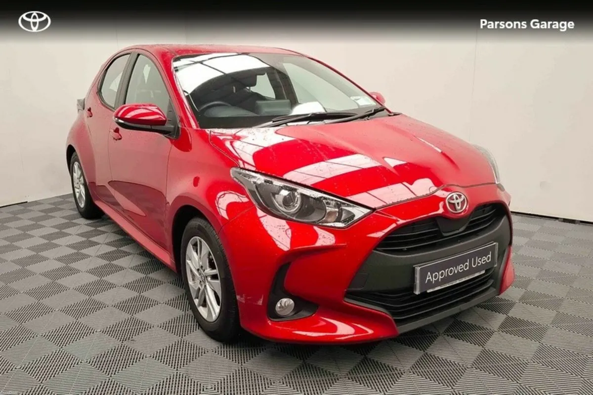 Toyota Yaris 1.5 LUNA 4DR - Image 1