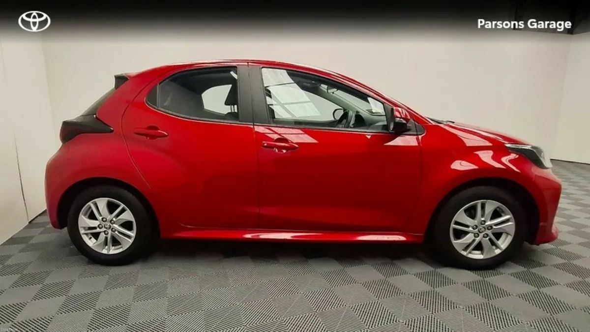 Toyota Yaris 1.5 LUNA 4DR - Image 3
