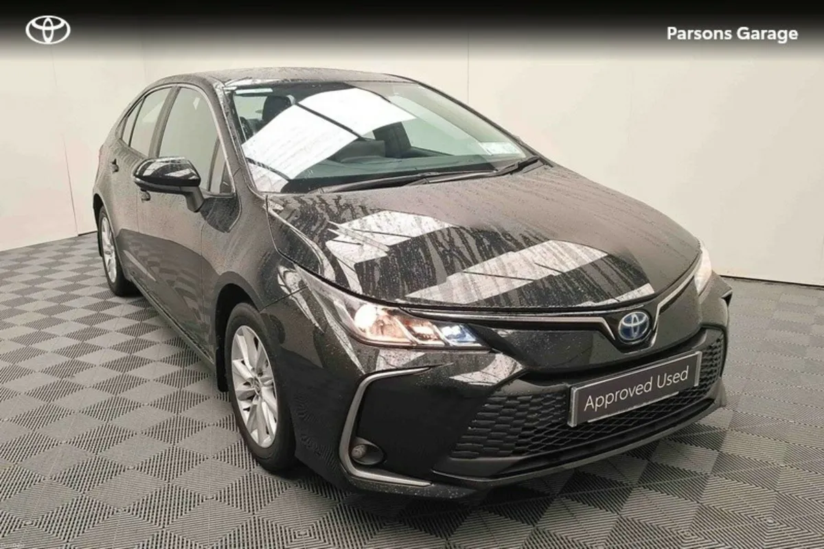 Toyota Corolla LUNA SALOON 4DR AUTO - Image 1