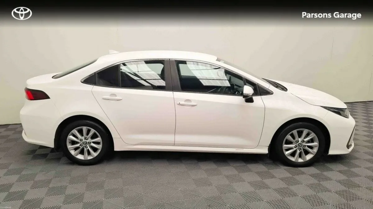 Toyota Corolla LUNA SALOON 4DR AUTO - Image 3