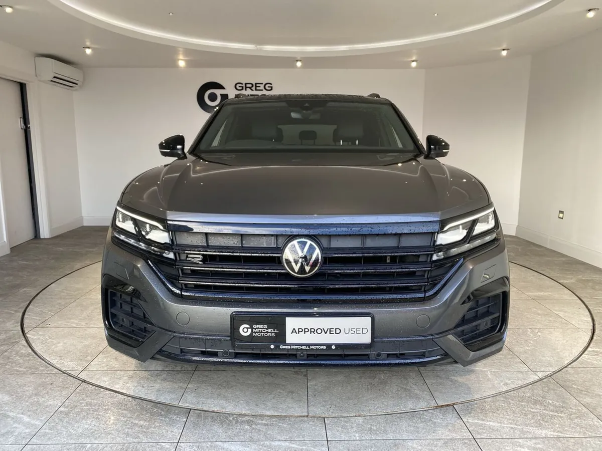 Volkswagen Touareg 2023 - Image 2