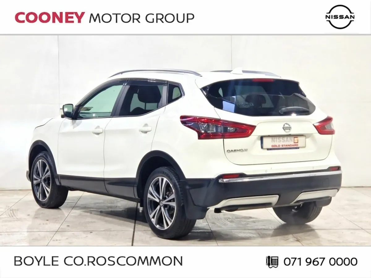 Nissan Qashqai 1.5 DSL SV PREMIUM Full Service His - Image 3