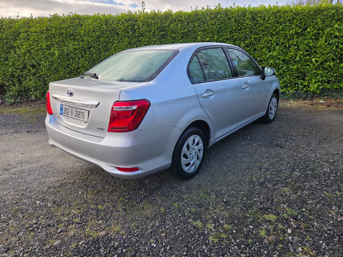 Toyota Corolla Axio Hybird - Image 4