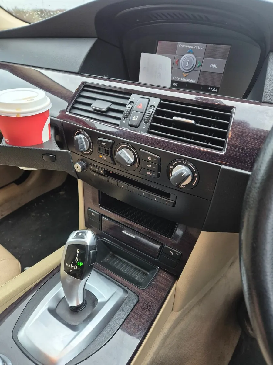 BMW 5-Series 2009 - Image 4