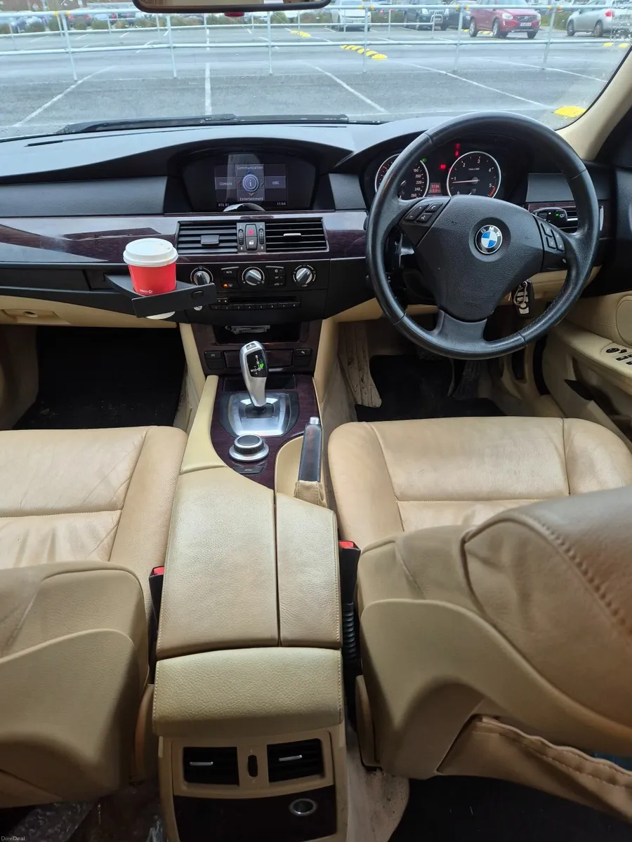 BMW 5-Series 2009 - Image 3