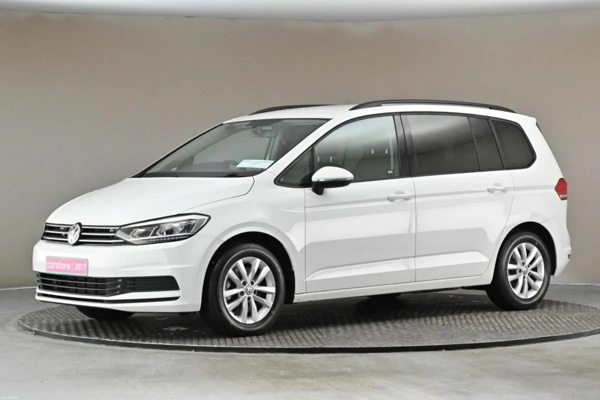 Volkswagen Touran 1.4 TSI DSG TRENDLINE **CARPLAY* - Image 4