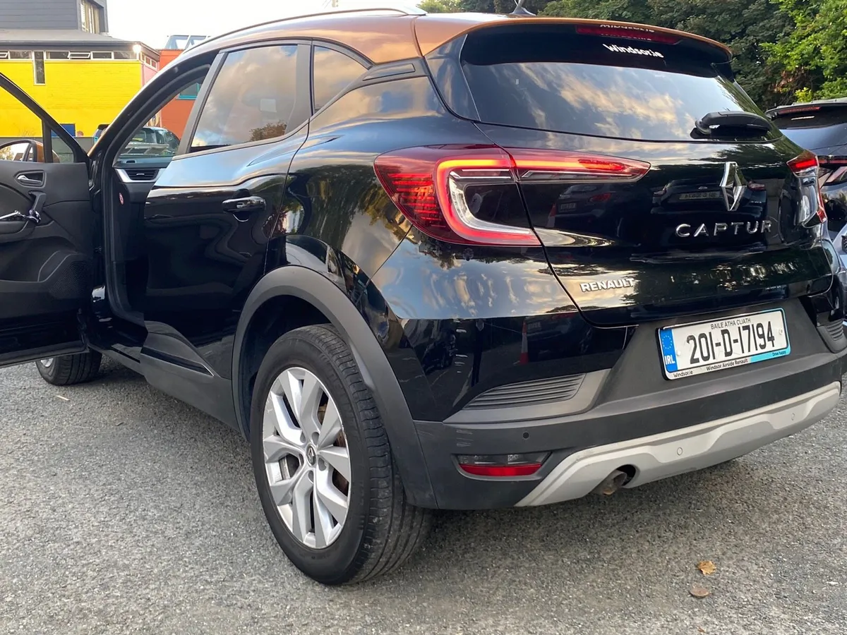 Renault Captur Iconic dCi 95 - Image 2