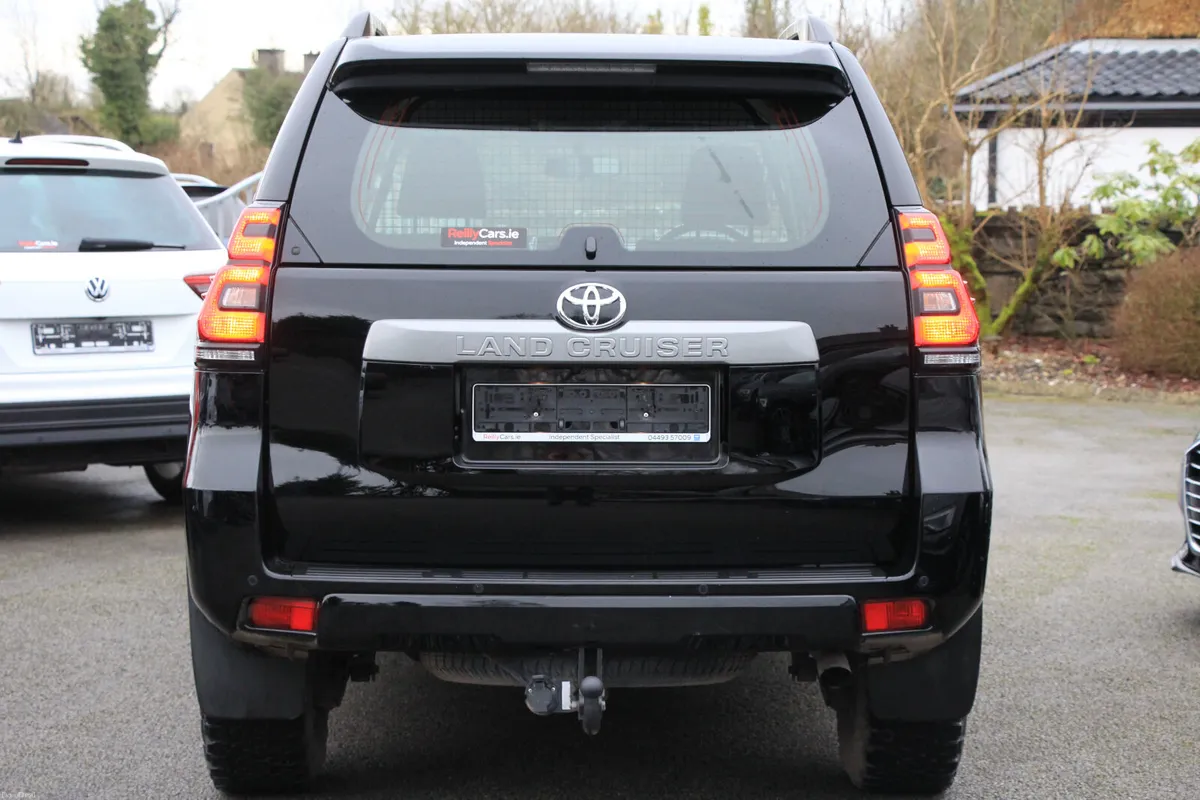 Landcruiser LWB Auto * 2 Seat * 1 owner from new - Image 4