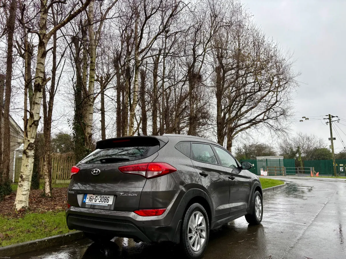 2016 Hyundai Tucson executive nct 02-28 - Image 3
