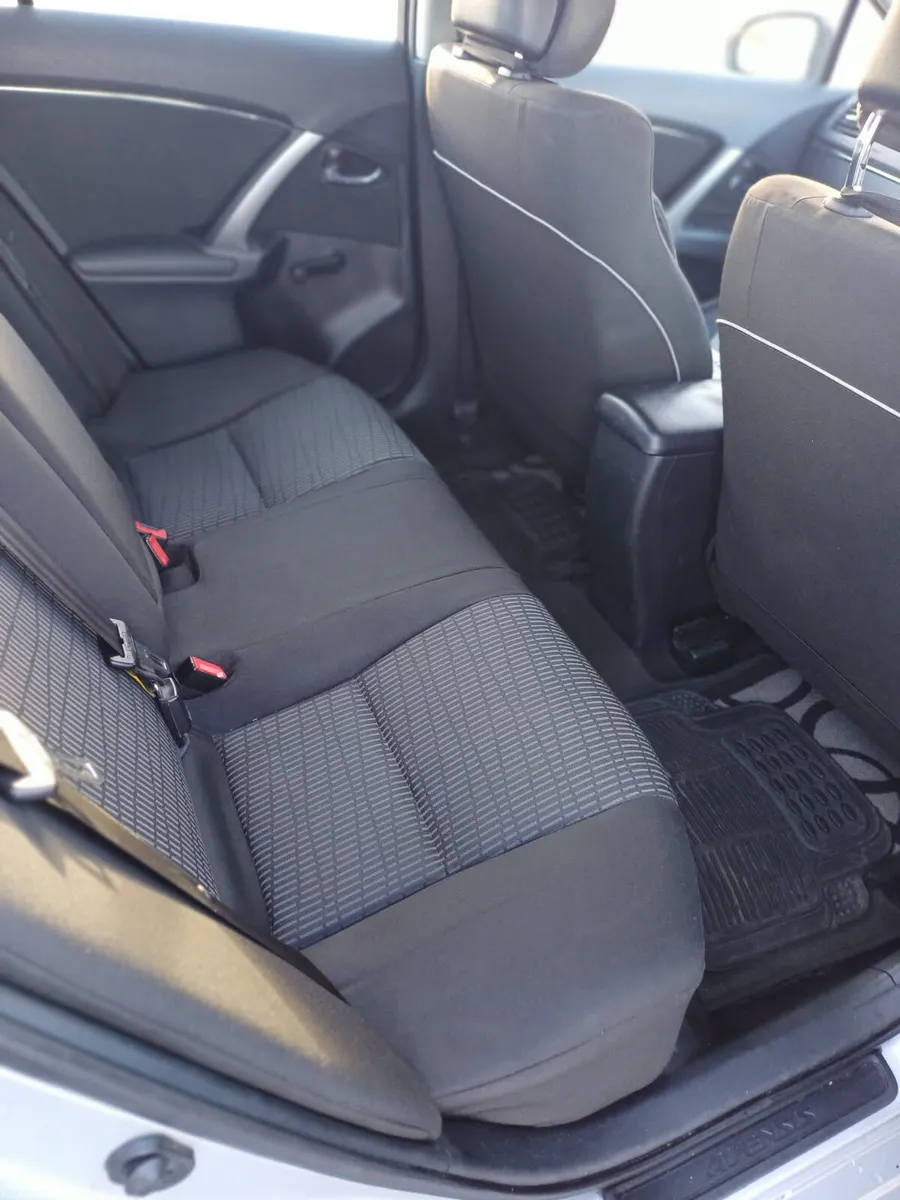 Toyota Avensis - Image 4