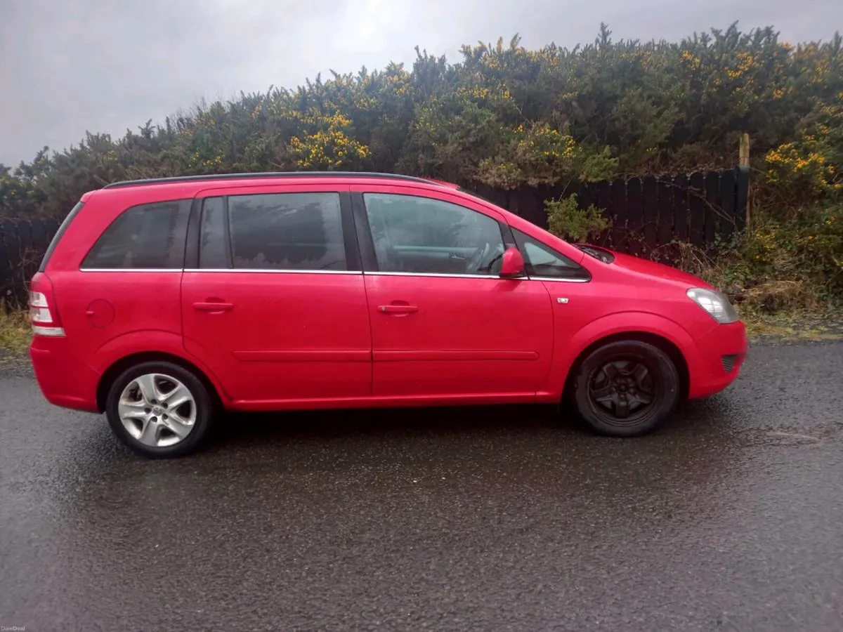 Belmullet Vauxhall Zavira Car - Image 2