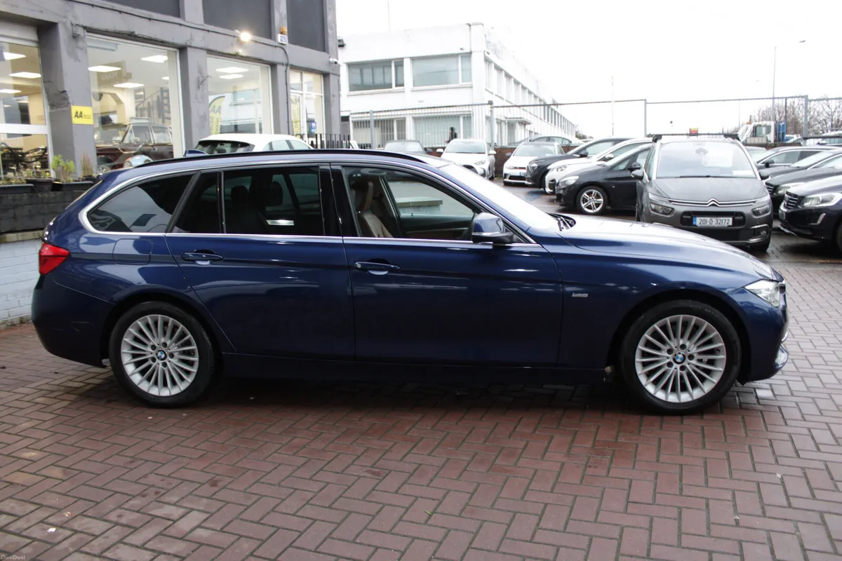 2.0D SE LUXURY EDITION 5DR ESTATE AUTO // 1 OWNER - Image 3