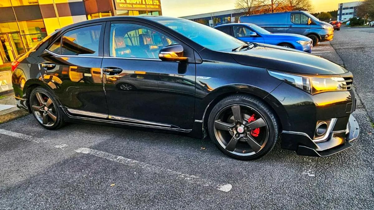 Toyota corolla Immaculate condition!!!Only 75000km - Image 2