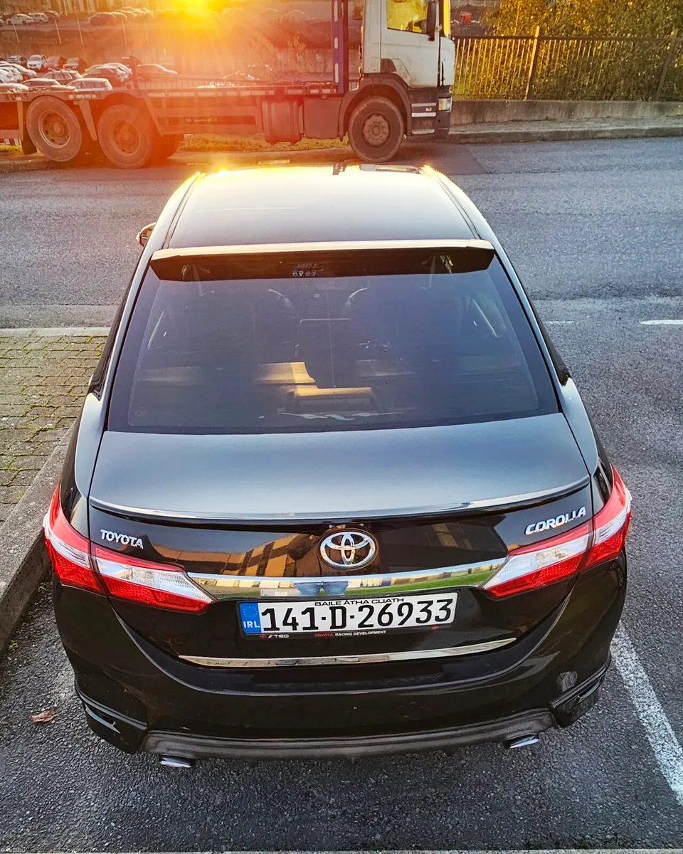 Toyota corolla Immaculate condition!!!Only 75000km - Image 4