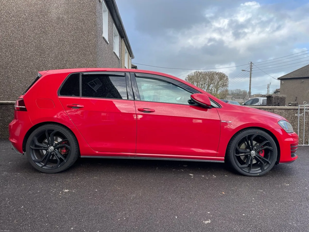 2014 Volkswagen Golf GTI - Image 4