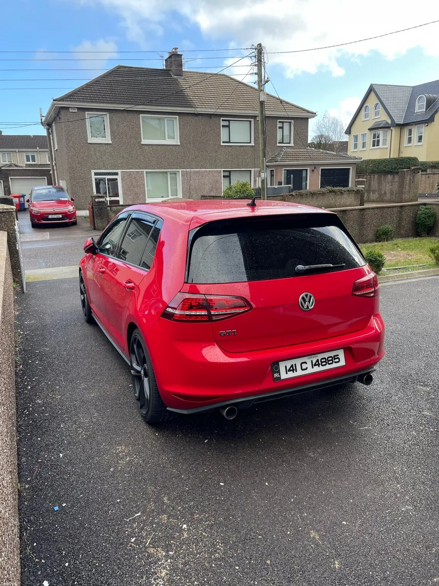 2014 Volkswagen Golf GTI - Image 2