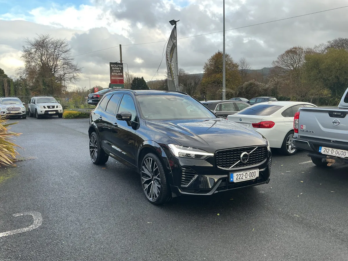 2022 VOLVO XC60 R-DESIGN PRO T8 RECHARGE AWD AUTO - Image 3