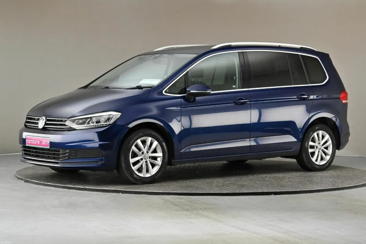 Volkswagen Touran 1.4 TSI DSG TRENDLINE **CARPLAY* - Image 4