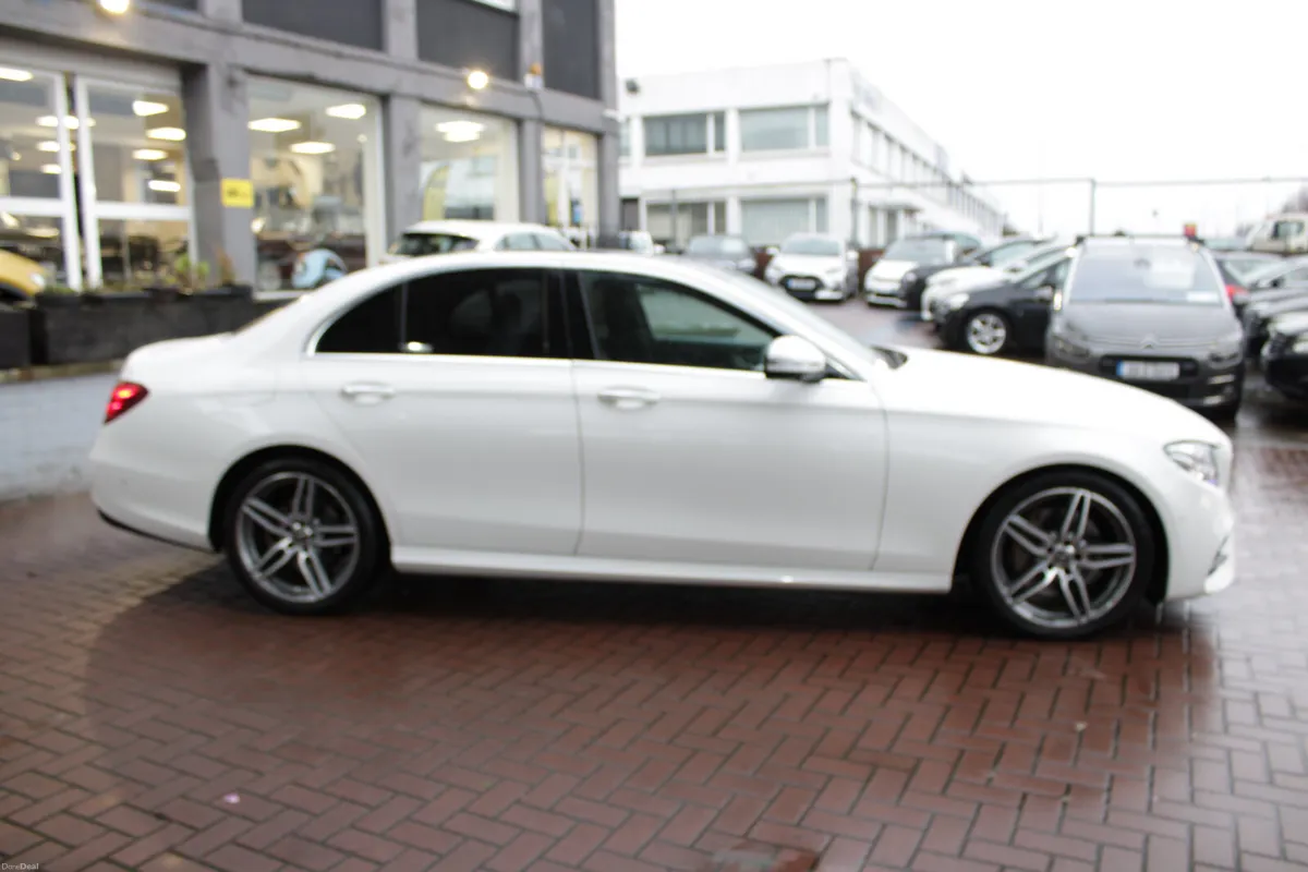E220D AVANTGARDE SPORT 4DR SALOON AUTOMATIC // STU - Image 3