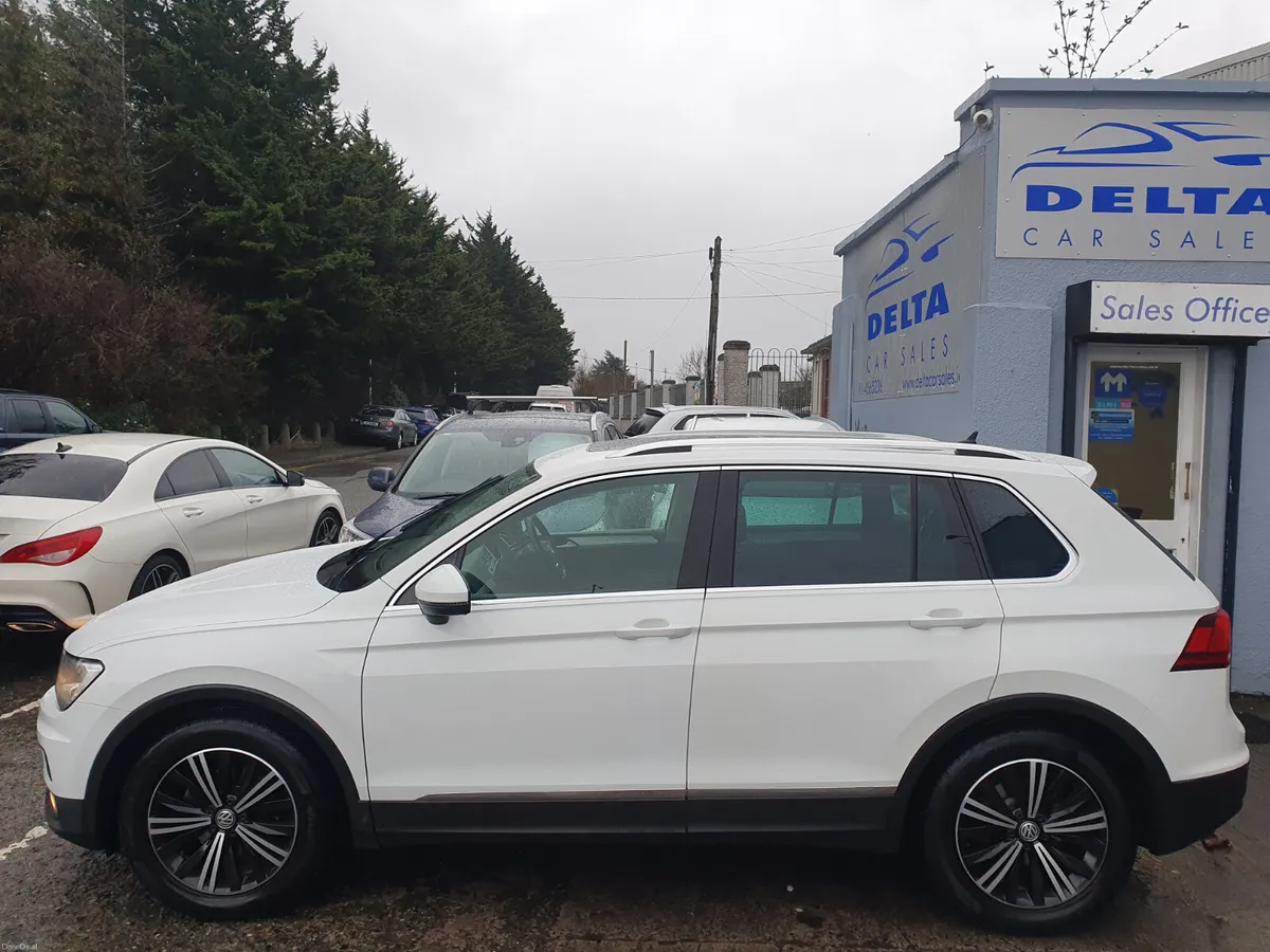 2018 VOLKSWAGEN TIGUAN SE 1.4 TSI *PAN ROOF* - Image 3