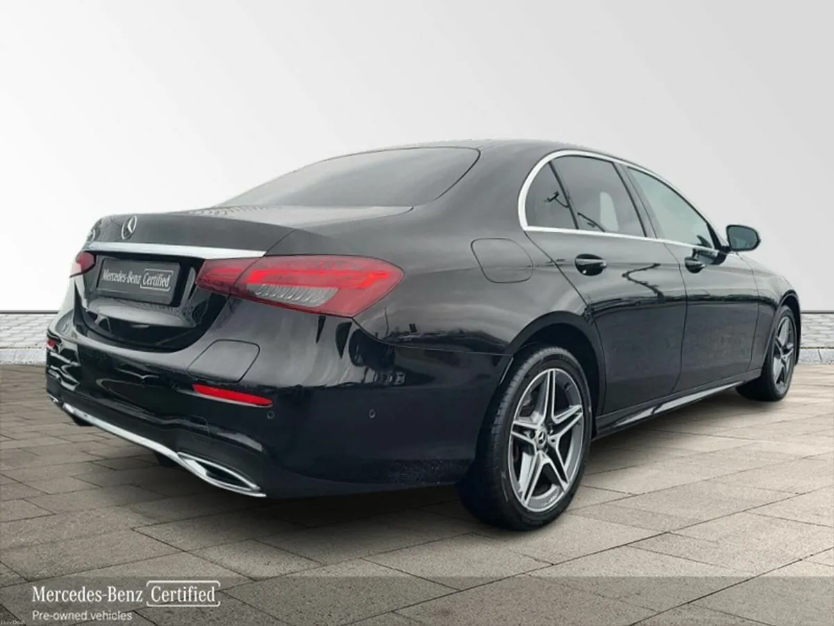 Mercedes-Benz E-Class E300de PHEV AMG LINE  AUTO * - Image 4