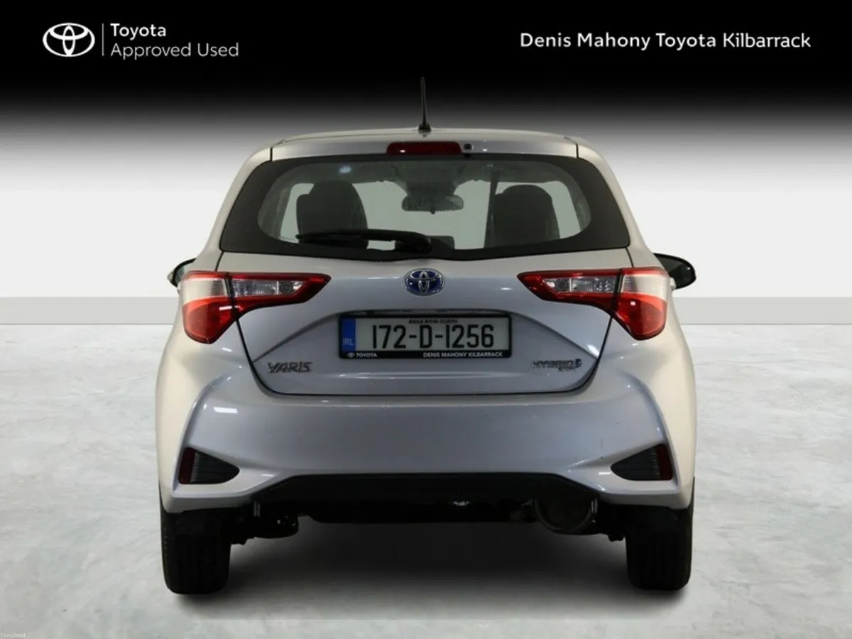 Toyota Yaris YARIS HYBRID 5DR LUNA - Image 4